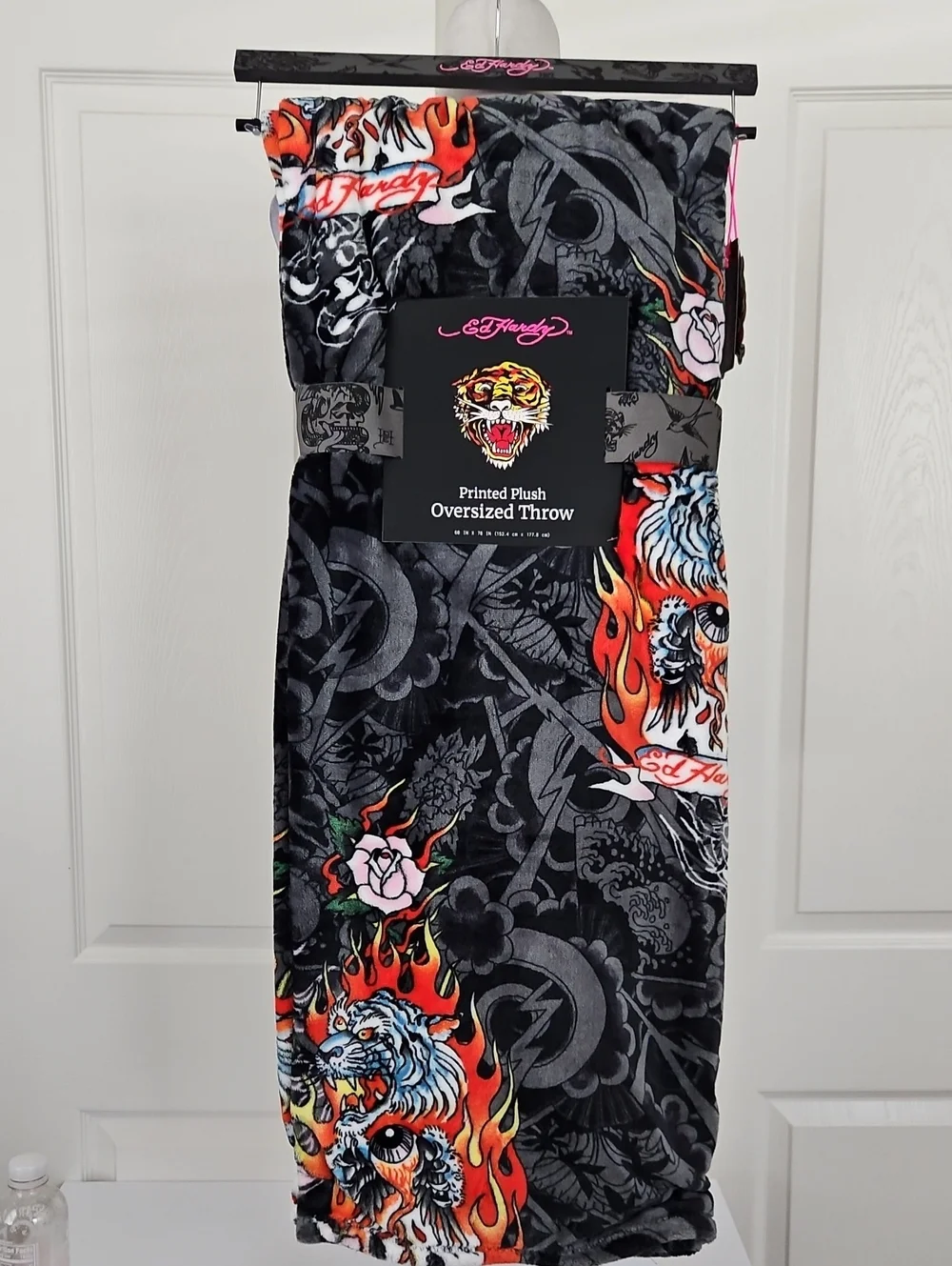 Ed Hardy NWT Plush Oversized Throw